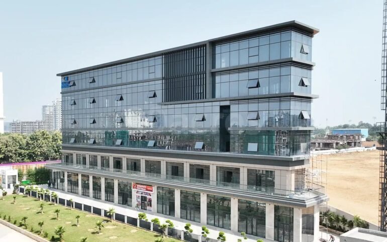 Pre- leased Office Space in Magnum City Centre Sector 63A 3231 Sq ft