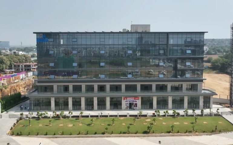 Pre- leased Office Space in Magnum City Centre Sector 63A, Gurgaon 832 Sq ft