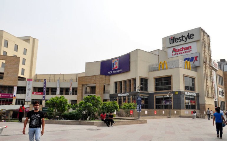 Pre- leased Office Space in MGF Metropolis Sector 28, Gurgaon 1500 Sq ft — photo 2