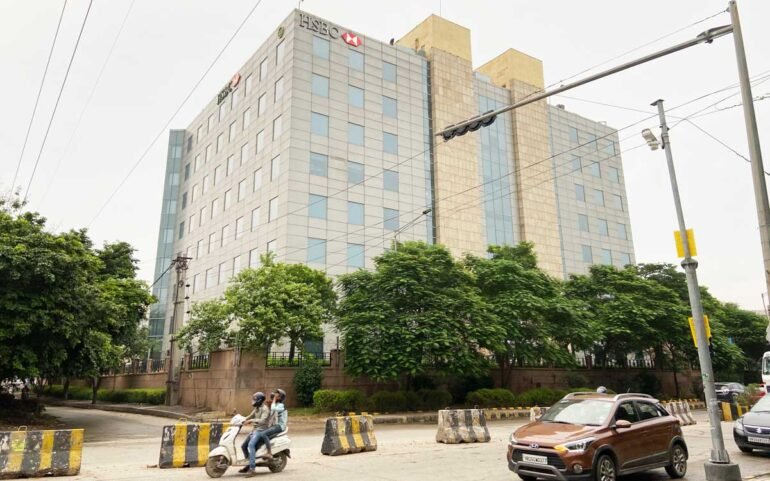 Pre- leased Office Space in Unitech Commercial Tower 2 Sector 45, Gurgaon 1337 Sq ft — photo 1