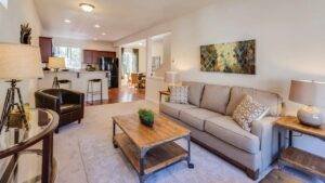 Independent Floors Gaining Traction Among Service Class People