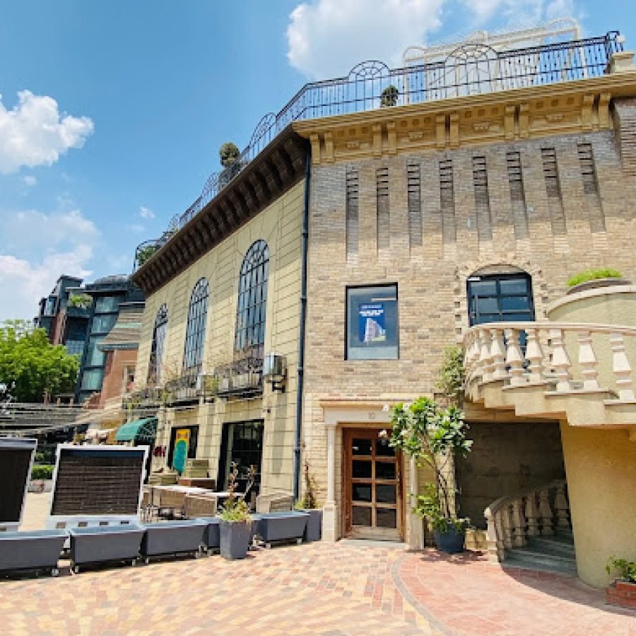 32nd Avenue Shop For Sale in NH-8 Gurgaon (8)